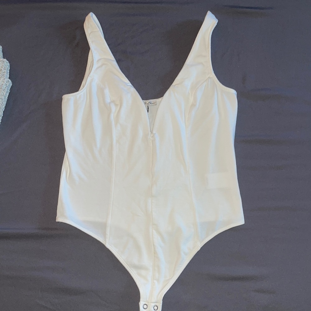 Express V-neck body suit